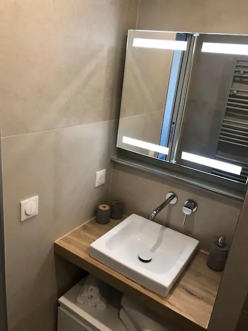 Superbe 3 Pieces Vue Mer A 2 Mn De La Plage, Terrasse, Piscine Et Parking Prive ! Apartment Nice France